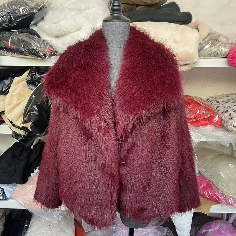 Luxurious Faux Fur Short Jacket – Chic & Cozy