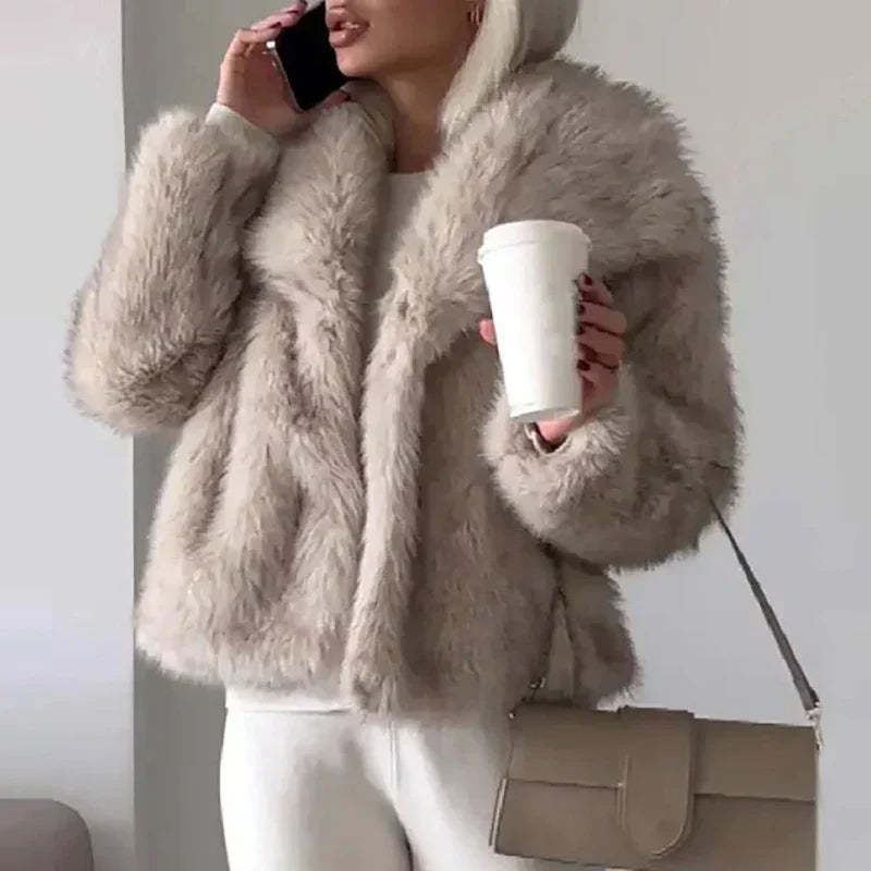 Luxurious Faux Fur Short Jacket – Chic & Cozy