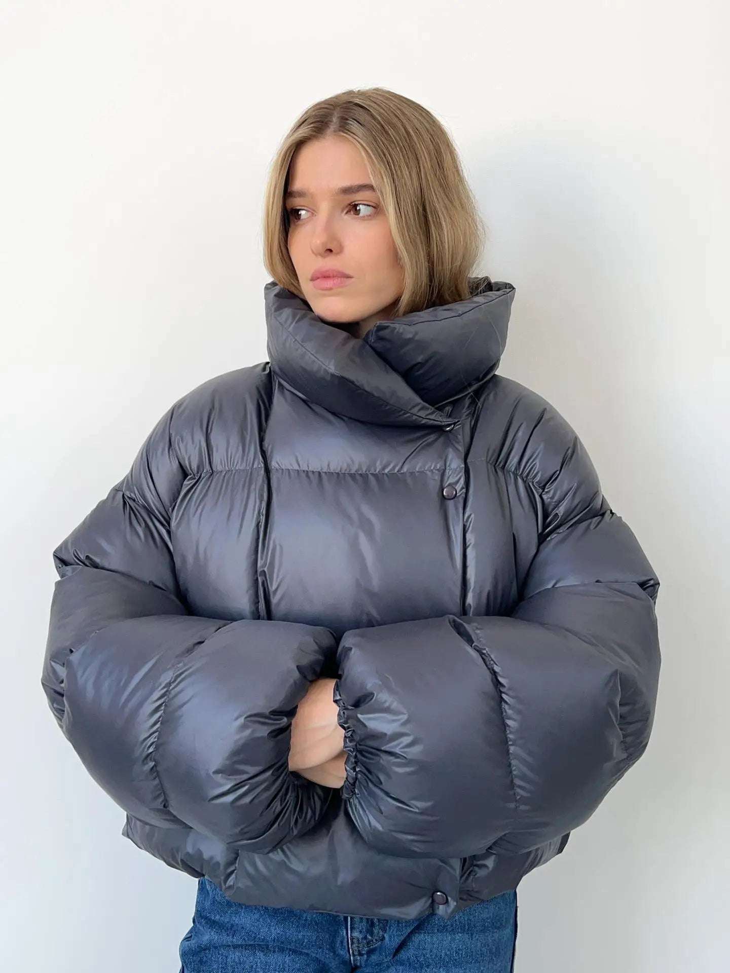 Sleek Elegant Puffer Jacket for Winter Style