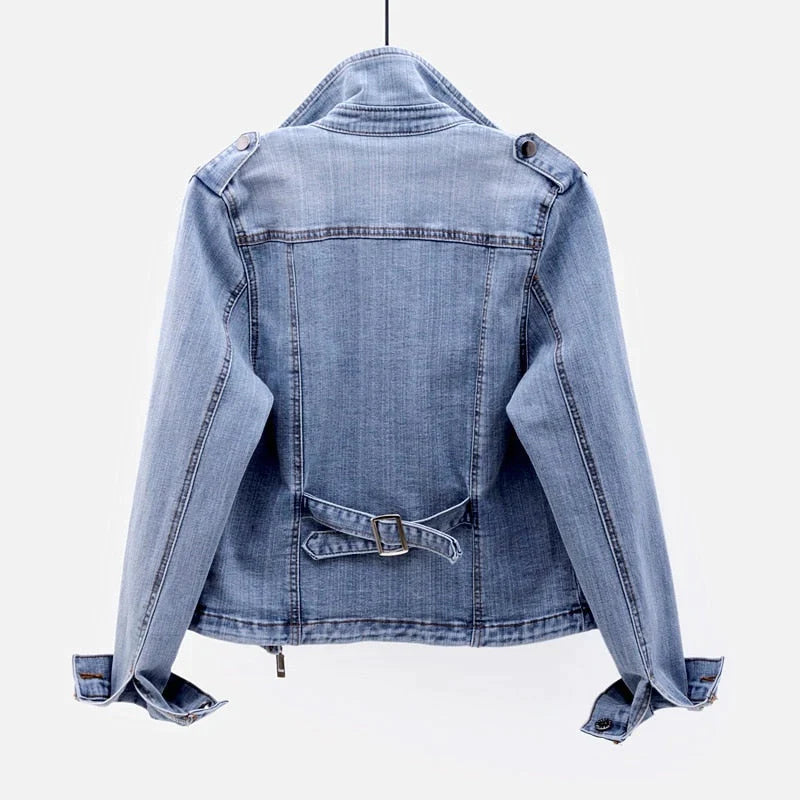 Classic Denim Jacket with Timeless Fusion Style