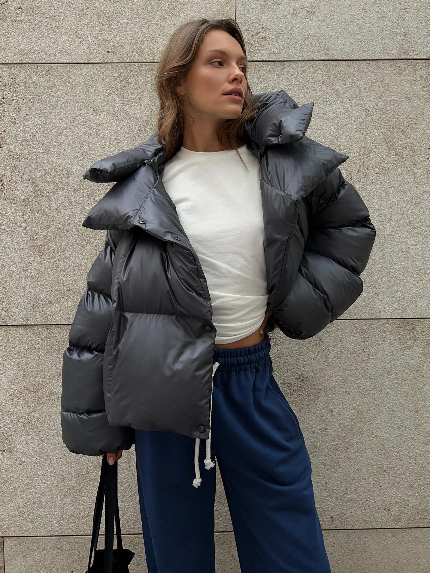 Sleek Elegant Puffer Jacket for Winter Style