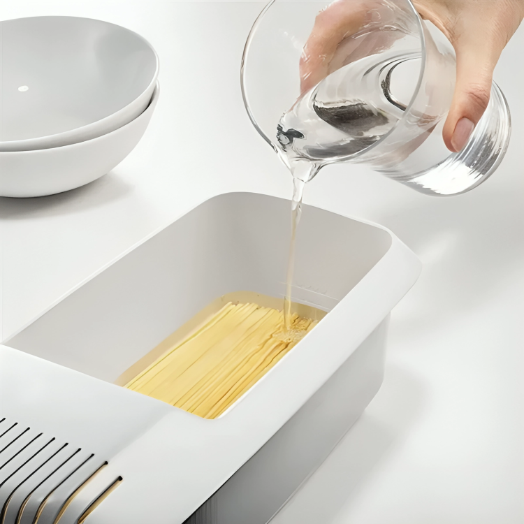 EasyPasta™ - Heat-Resistant Microwave Pasta Strainer