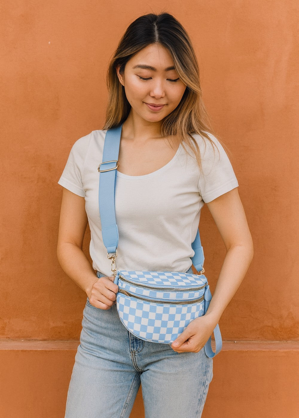 Sleek Leather Bum Bag for Hands-Free Style