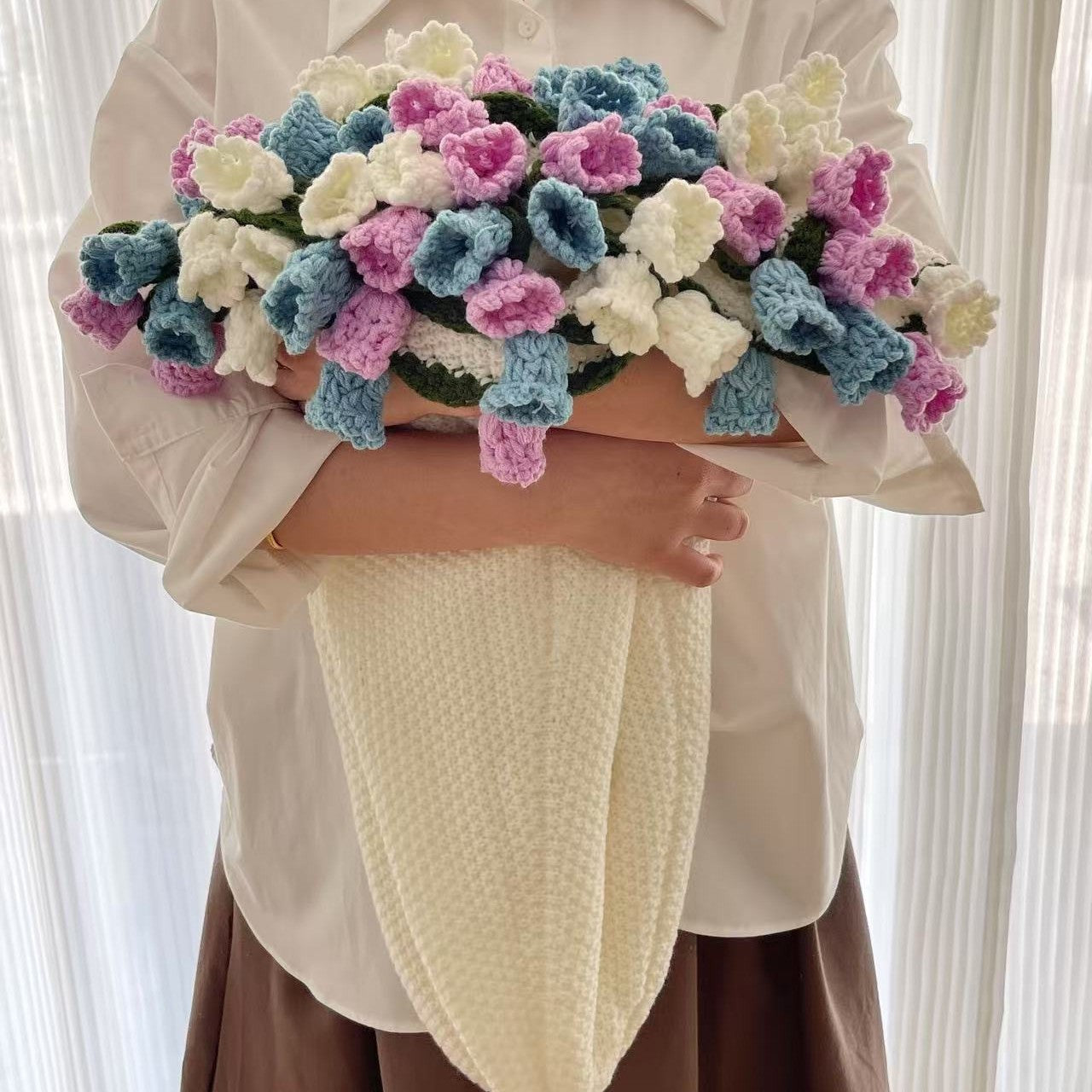 CozyLily - Ultimate Soft Warmth with Stunning Crochet Design