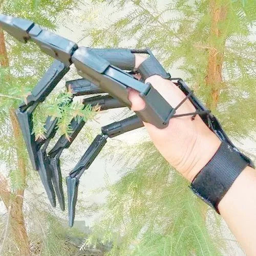 3D Articulated Finger Extension Costume Accessory