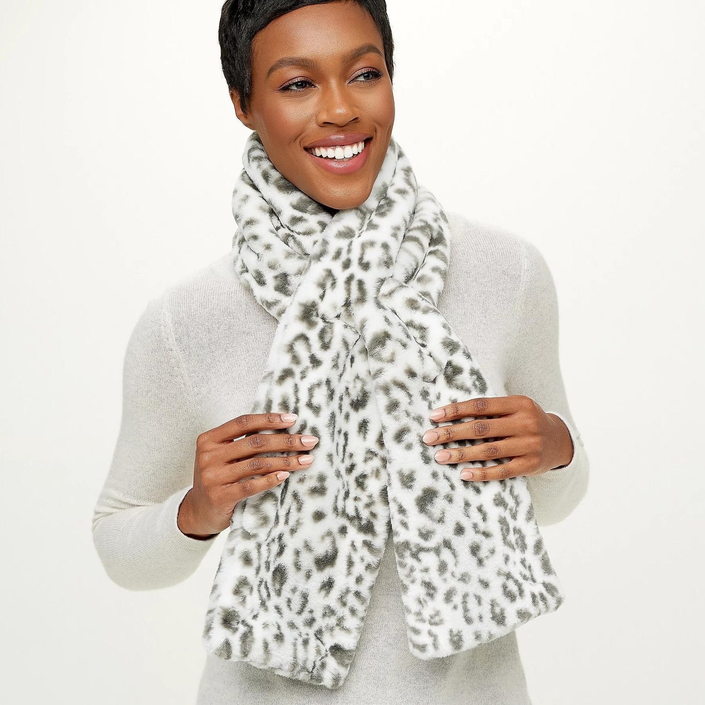 CozyNest™ - Faux Fur Pull-Through Scarf with Hidden Pocket