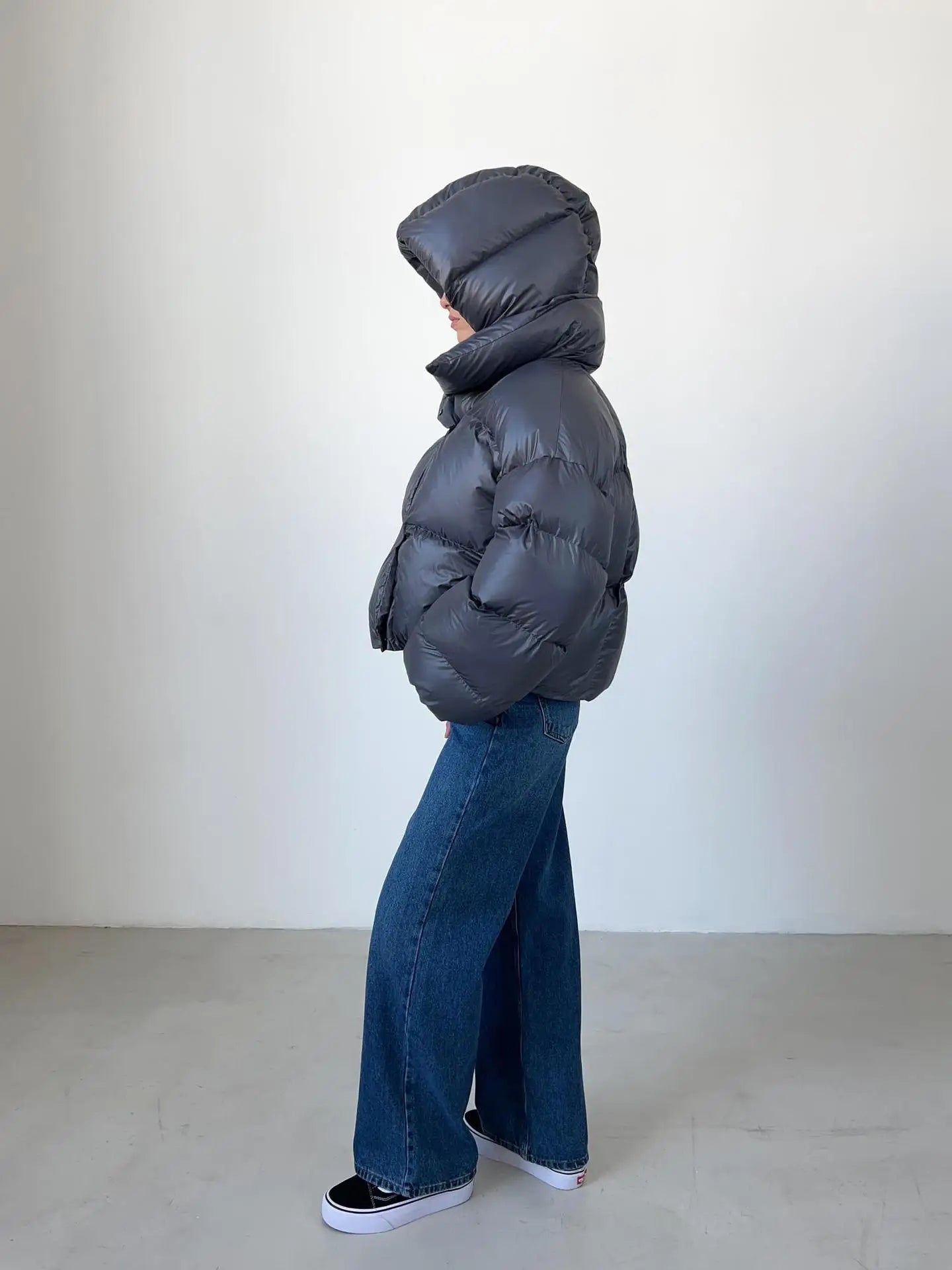 Sleek Elegant Puffer Jacket for Winter Style