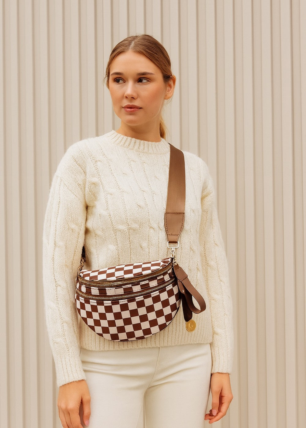 Sleek Leather Bum Bag for Hands-Free Style