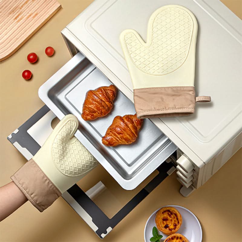 FlameGuard™ Oven Gloves – Heat-Resistant Grip for Safe Cooking