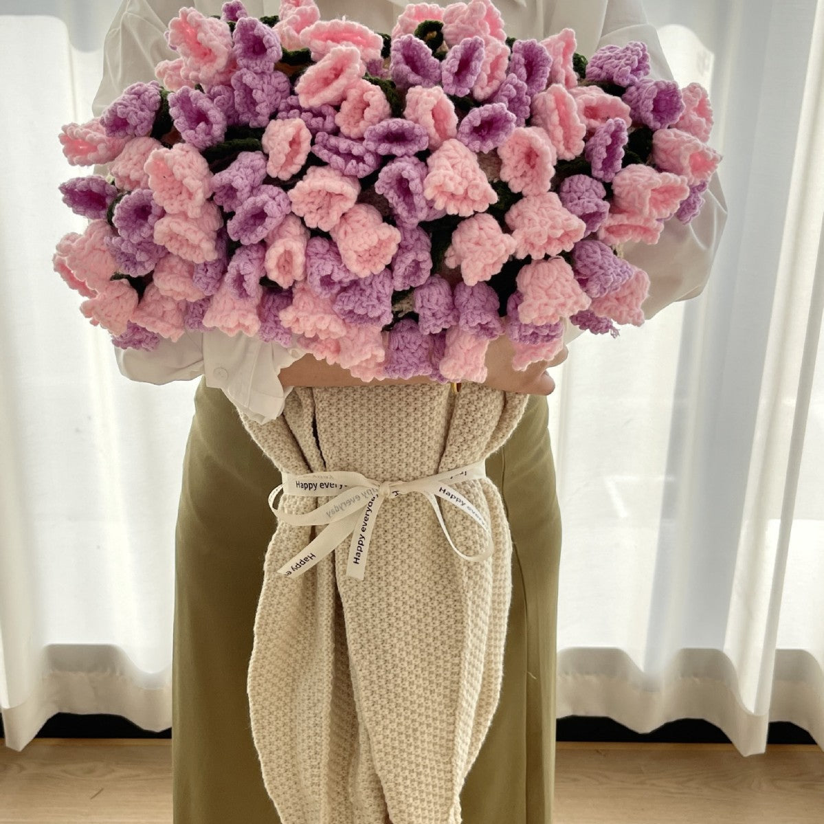 CozyLily - Ultimate Soft Warmth with Stunning Crochet Design