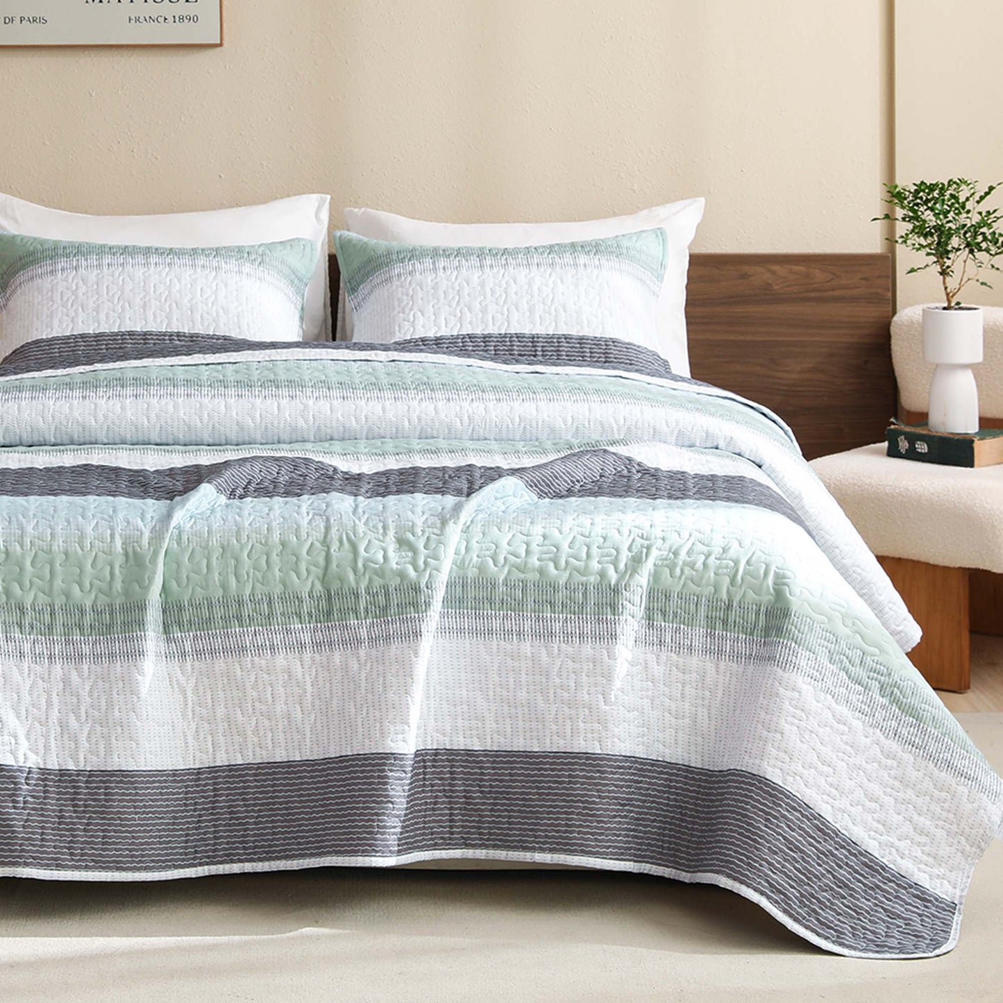 Striped Quilt Set with Cozy Cloudlike Comfort