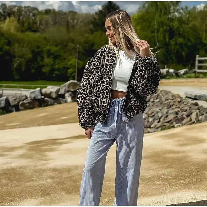Modern Elegant Women's Lightweight Jacket