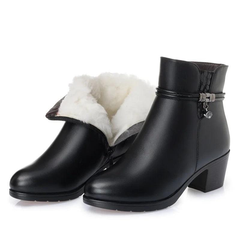 Elegant Fleece-Lined Ankle Boots with Side Zipper Closure