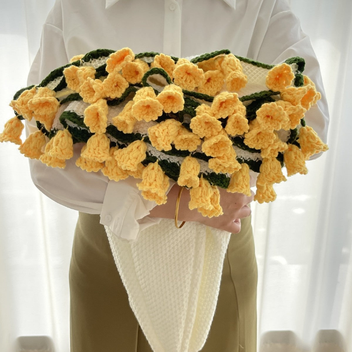 CozyLily - Ultimate Soft Warmth with Stunning Crochet Design
