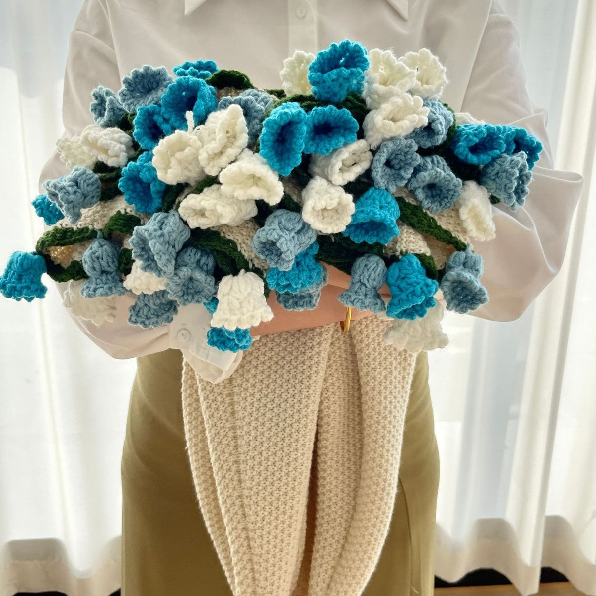 CozyLily - Ultimate Soft Warmth with Stunning Crochet Design