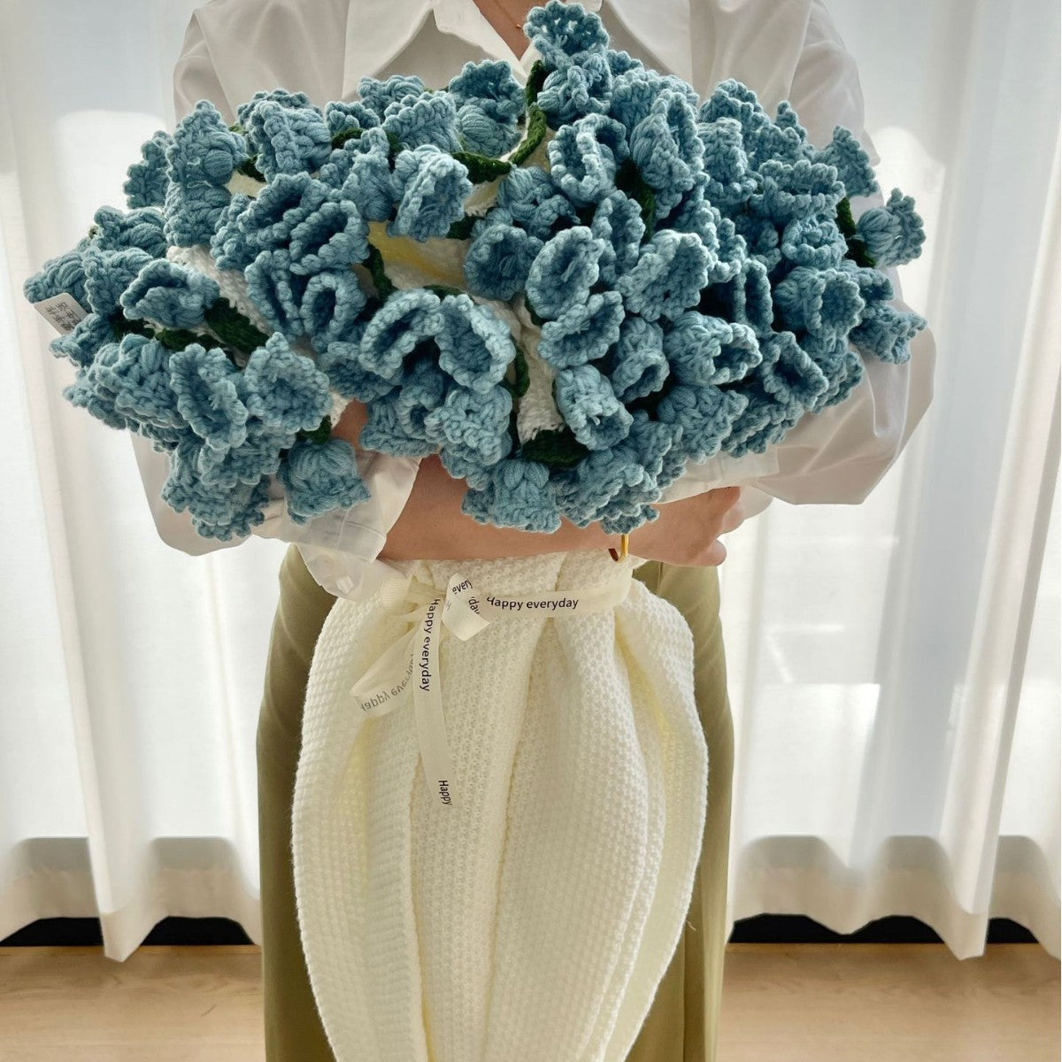 CozyLily - Ultimate Soft Warmth with Stunning Crochet Design