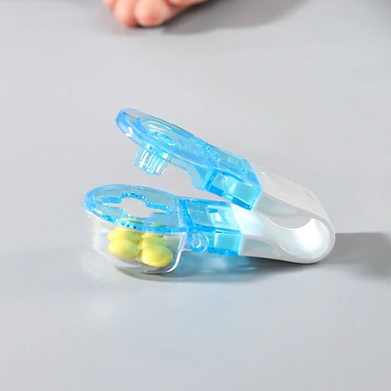 Compact Portable Pill Remover and Storage Box for On-the-Go Health