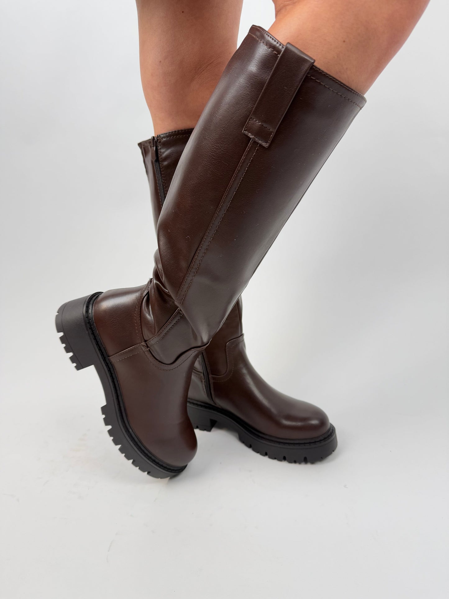 Chic Knee High Leather Boots