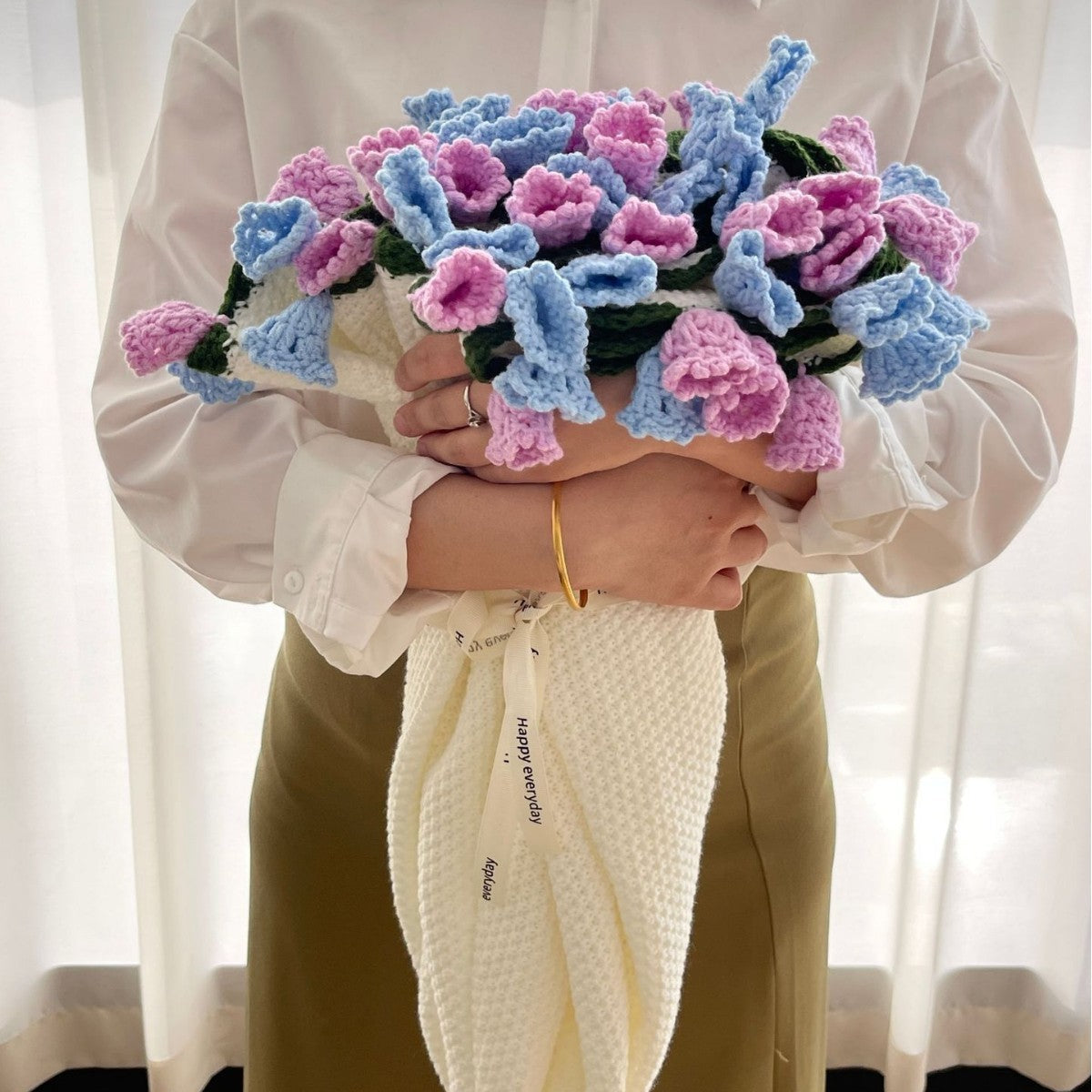 CozyLily - Ultimate Soft Warmth with Stunning Crochet Design
