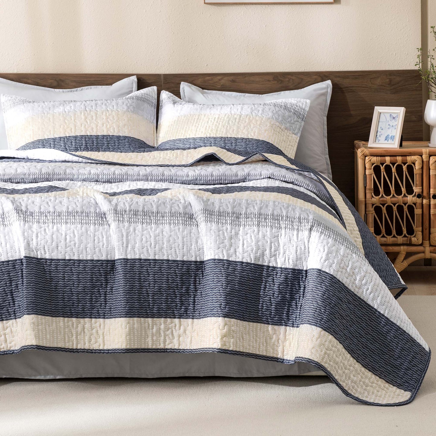 Striped Quilt Set with Cozy Cloudlike Comfort