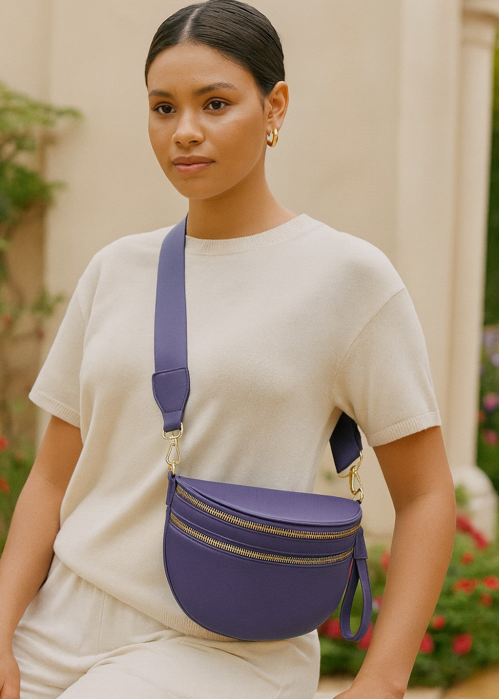 Sleek Leather Bum Bag for Hands-Free Style