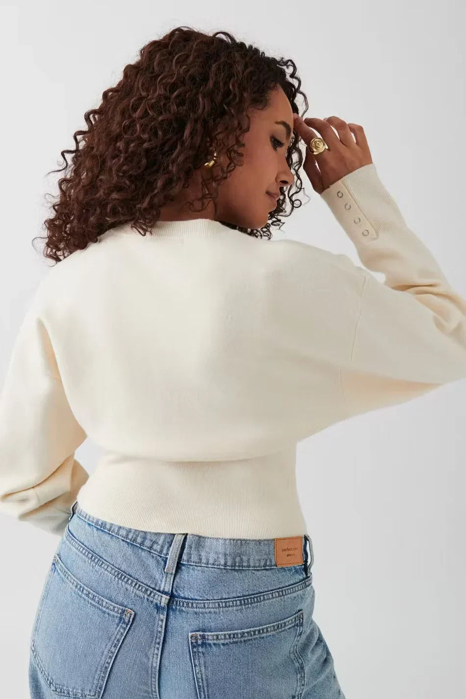 Elegant Button-Front Blouse with Versatile Straight Cut and Cuff Details