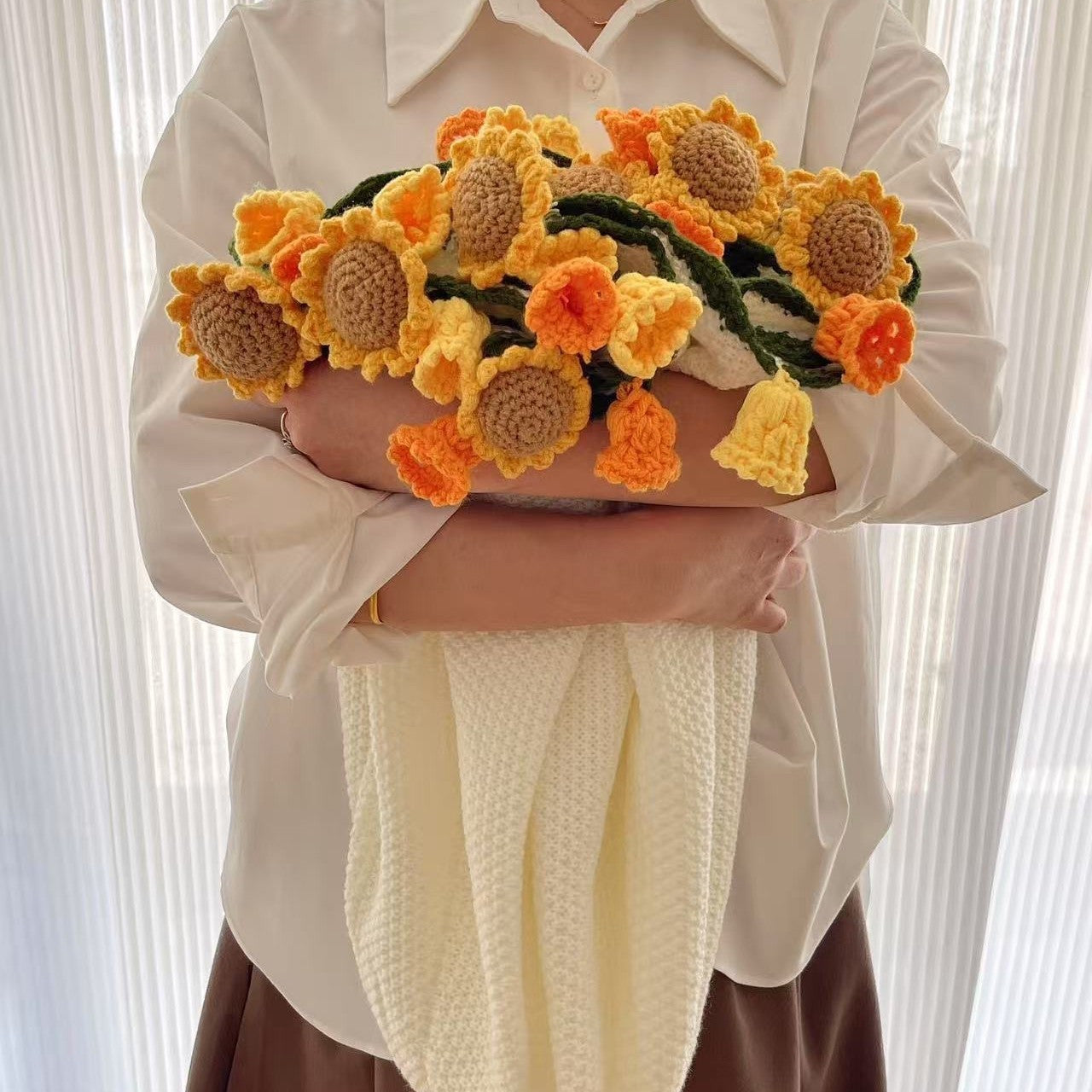 CozyLily - Ultimate Soft Warmth with Stunning Crochet Design