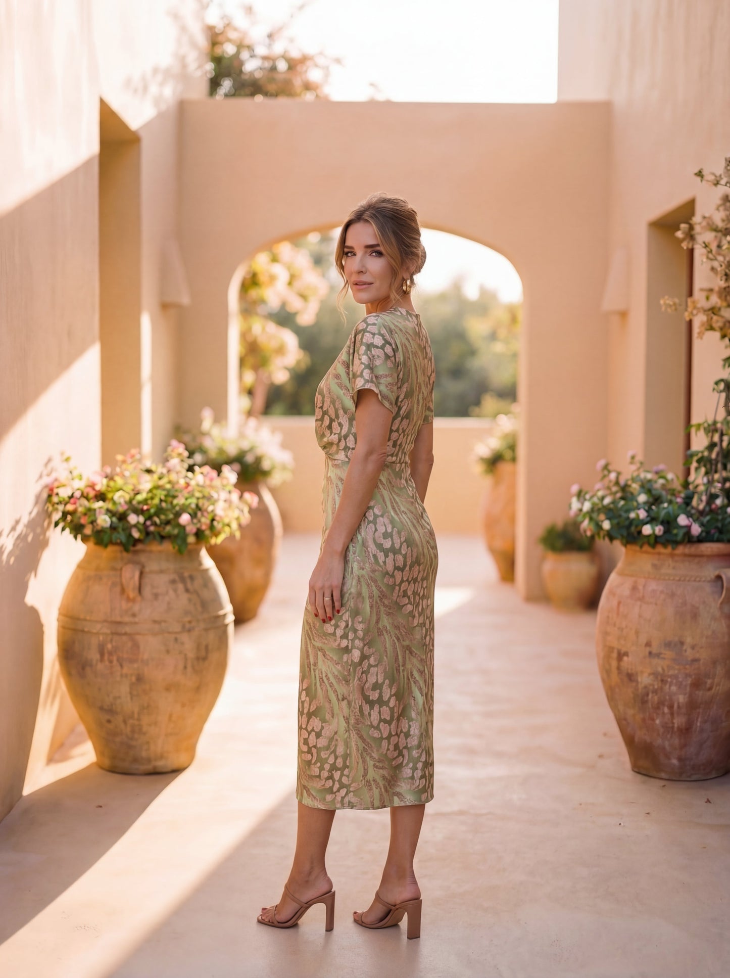 Sabina - Elegant Midi Dress for Timeless Style