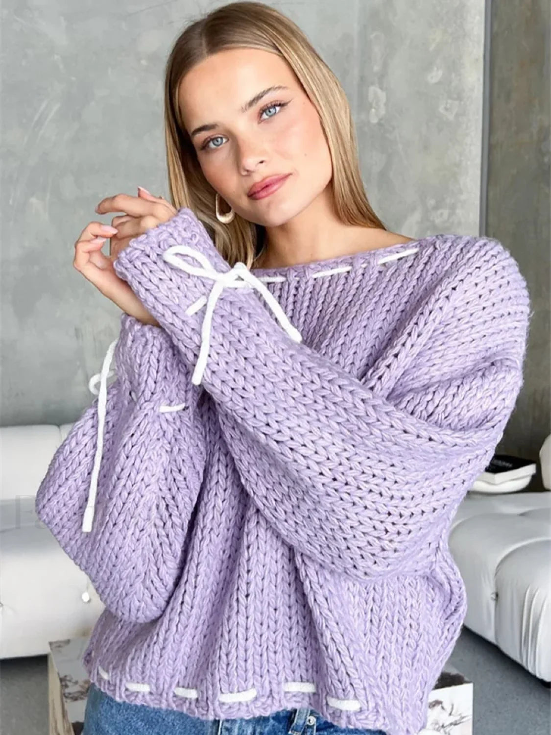 Cozy Knit Pullover Sweater with Contrast Detail