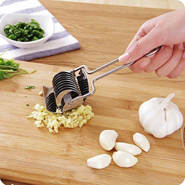 SavorSlice™ - Effortless Restaurant-Quality Noodle Cutter