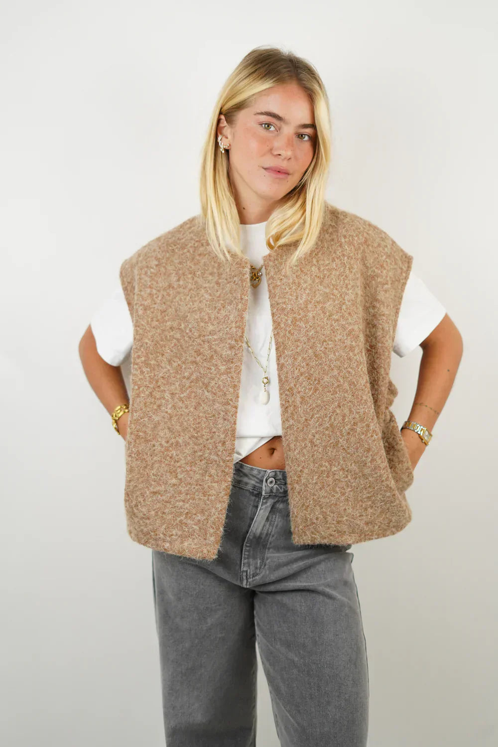 Utility Sleeveless Vest with Multiple Pockets