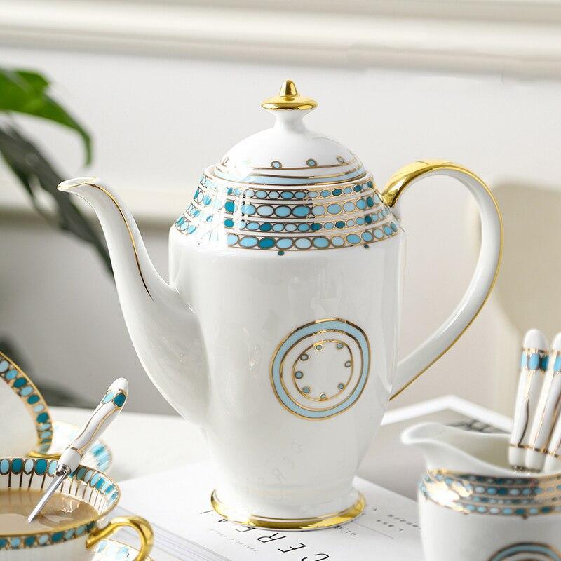 Elegant Ceramic Tea Set for Cozy Gatherings