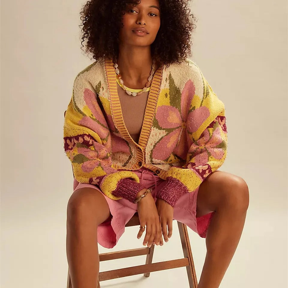 Cozy Floral Knit Cardigan with Loose Fit and Long Sleeves