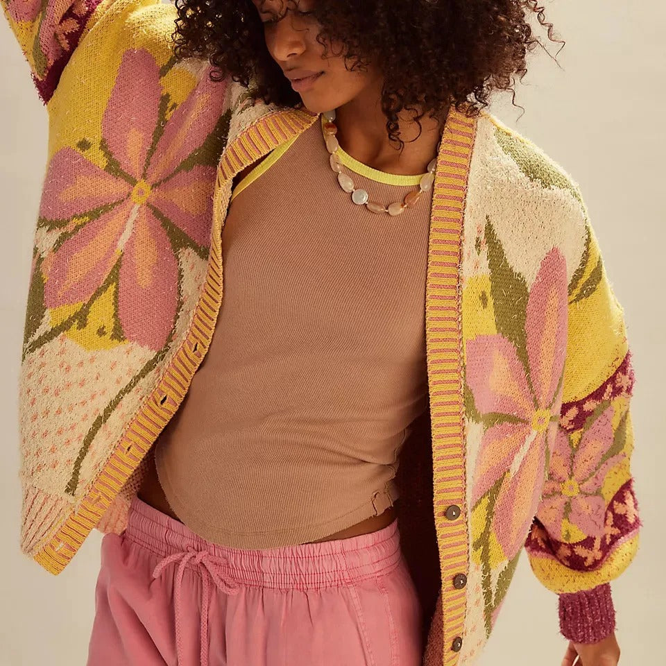 Cozy Floral Knit Cardigan with Loose Fit and Long Sleeves